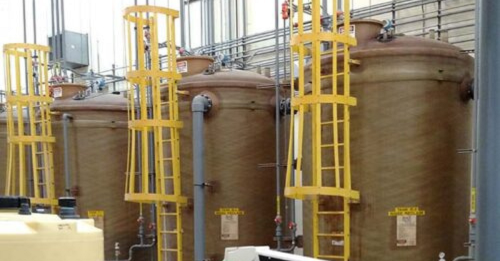 Commercial water storage tanks